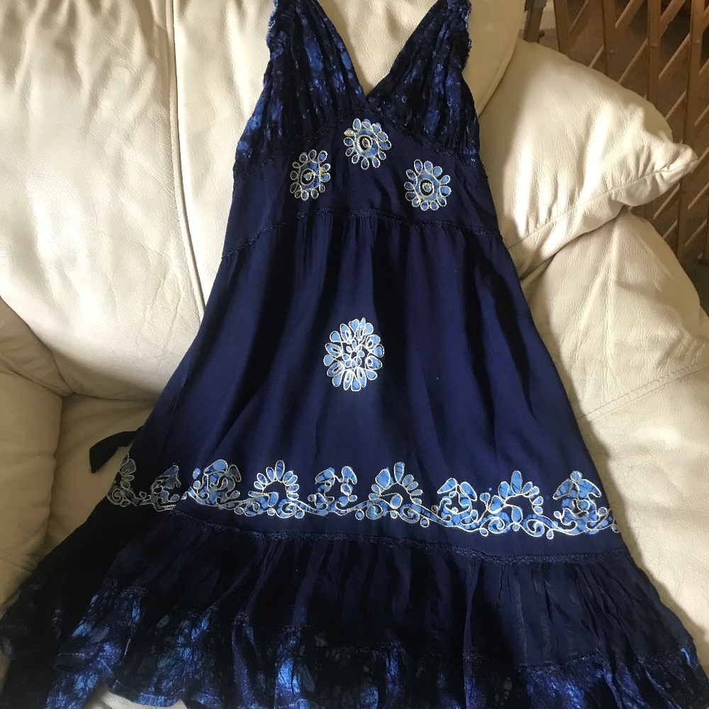 NEW Boho Halter V-Neck Dress w/embroidered Flower Applique’. Navy Blue. Sz:Free